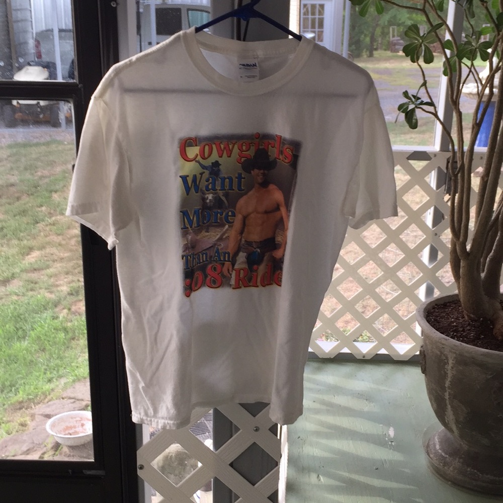 T shirt size medium cowgirl